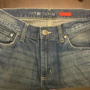 Men’s Apt 9 Denim Jeans Size 34 x 32 Like New Barely Worn Great Condition